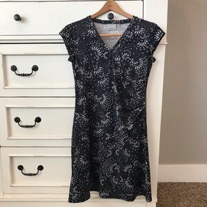 Athleta Gray/Black Floral Crossover Dress. Size XSmall Petite. EUC